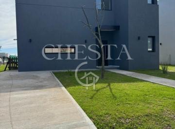 Casa · 150m² · 6 Ambientes · Casa en Alquiler en El Aljibe, Pilar, G. B. a. Zona Norte