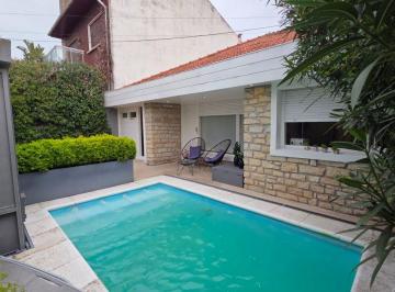 Casa de 5 ambientes, Mar del Plata · En Venta Chalet de 5 Ambientes con Garage y Piscina. Los Troncos.