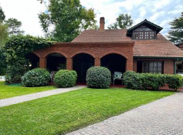 MPV-MPV-10_2 · Casa Sobre Lote de 1583 m² en Parque Leloir