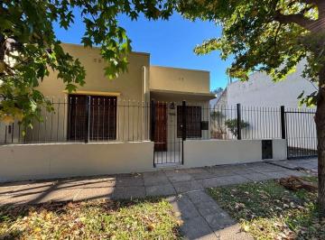 MPV-MPV-9_2 · Casa con 2 Dorm. y 197 m² en Venta y Alquiler, Ituzaingó Norte