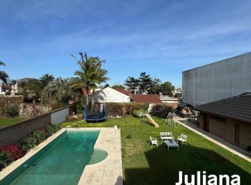 Casa · 400m² · 6 Ambientes · 10 Cocheras · Casa Impontente Seis Ambientes con Pileta - Quilmes