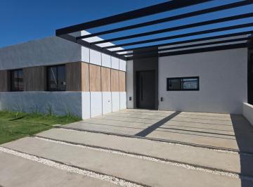 Casa · 135m² · 4 Ambientes · 2 Cocheras · Venta Casa 3 Dorm. 2 Baños Rincones de Manantiales