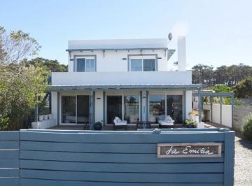 Casa · 10m² · 5 Ambientes · 1 Cochera · Casa en La Juanita, José Ignacio – a 100 m de La Playa