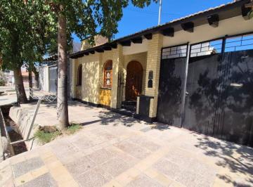Casa de 7 ambientes, Gobernador Benegas · Inprogroup Vende Propiedad en Godoy Cruz