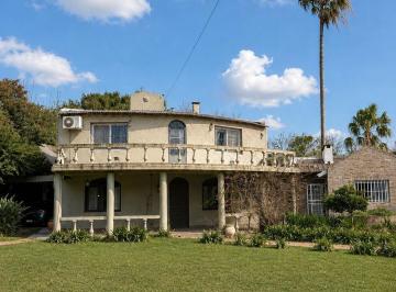 Casa · 1539m² · 3 Dormitorios · 2 Cocheras · Casa en San Nicolas de Los Arroyos, Barrio Comehue