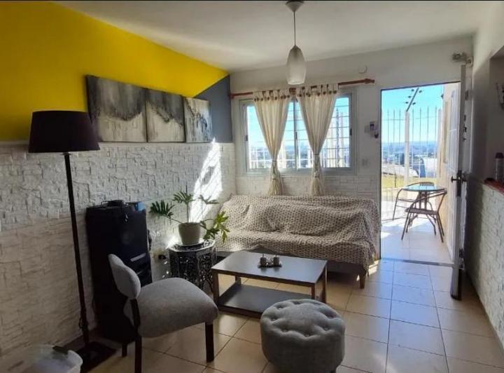 Casa · 85m² · 3 Ambientes · 1 Cochera