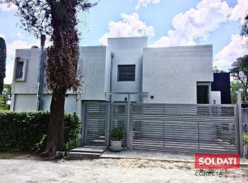 Casa · 175m² · 6 Ambientes · 2 Cocheras · Casa Para Alquiler de Verano en Bella Vista - Enero y 1ra de Febrero