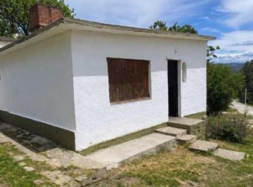 Casa · 55m² · 4 Ambientes · 1 Cochera · Venta Casa Esquina en Tanti Financiada con Entrega Inmediata