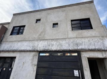 Bodega-Galpón , Lanús · Galpon + Departamento Tres Ambientes.