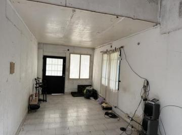 Local comercial · 65m² · 3 Ambientes · 1 Cochera · Local Mas Vivienda