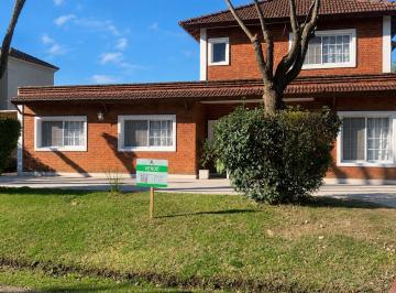 Casa · 672m² · 5 Ambientes · Casa - Bermudas