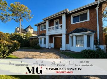 Casa · 207m² · 7 Ambientes · 1 Cochera · Casa Venta - El Rodal