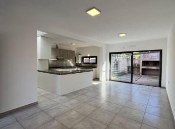 Casa de 4 ambientes, Córdoba · B° Inaúdi Hermoso Duplex 3 Dorm con Cochera y Patio en Housing
