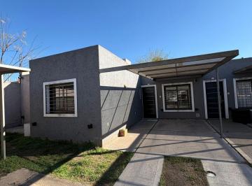 Casa de 4 ambientes, Córdoba · Hermoso Duplex 3 Dorm con Cochera y Patio en Housing – B° Inaúdi