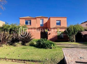 Casa · 280m² · 4 Ambientes · 2 Cocheras · Casa en Venta Ayres del Pilar de 4 Ambientes