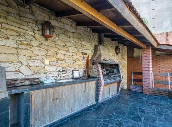 Casa · 180m² · 7 Ambientes · 1 Cochera