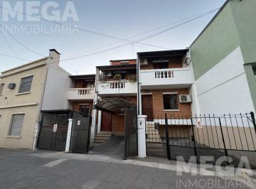Casa · 90m² · 5 Ambientes · 1 Cochera · Misiones 511. Triplex en Venta