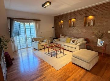 Casa · 347m² · 8 Ambientes · 1 Cochera · Casa 4 Dor C/ Patio - Jardines del Jockey