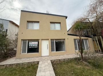 Casa · 100m² · 5 Ambientes · Casa en Venta en Villa Lago Mari Menuco