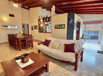 Casa · 276m² · 5 Ambientes · 2 Cocheras · Casa 5 Ambientes en Venta en Haras Miryam