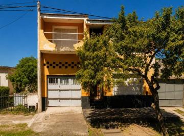 Casa · 310m² · 7 Ambientes · 3 Cocheras · Venta Casa 4 Dorm. + Galpon Sobre Cañada
