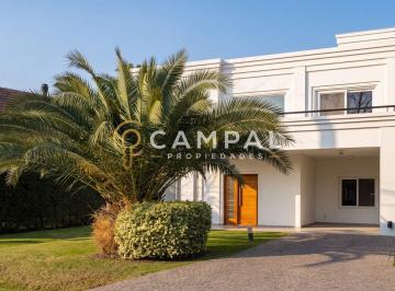 Casa · 230m² · 5 Ambientes · 1 Cochera · Casa en Alquiler en Banco Provincia, Francisco Álvarez, Moreno