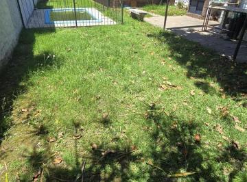 PH · 61m² · 4 Ambientes · 1 Cochera · PH de 4 Ambientes con Gran Jardin, Pileta y Cochera en Planta Baja en Venta. Munro