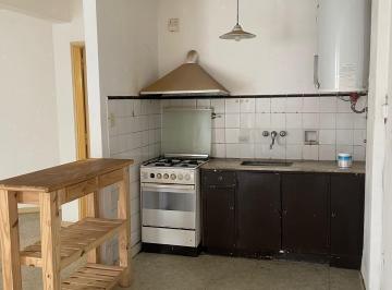 Departamento · 42m² · 2 Ambientes · Alquiler 2amb Semipiso Rio de Janeiro 900