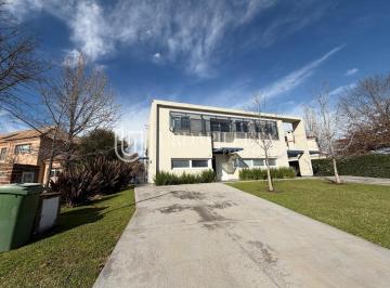 Casa · 302m² · 3 Dormitorios · Venta de Lote en Ayres de Pilar - 3498