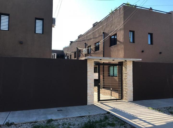 Casa · 65m² · 2 Dormitorios · 1 Cochera