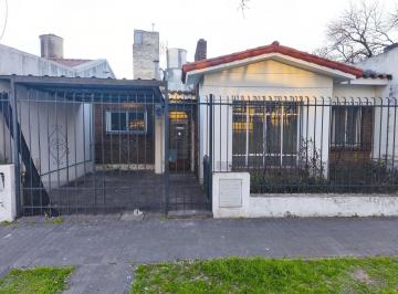 Casa · 91m² · 3 Ambientes · 1 Cochera · Barrio Cura - Casa 2 Dorm. con Garage - Rodriguez 3274