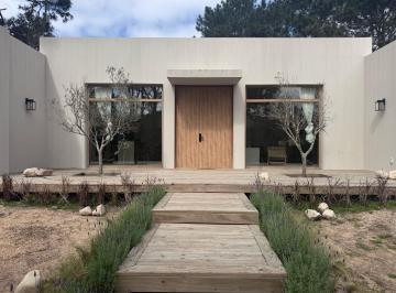 Casa · 160m² · 5 Ambientes · 3 Cocheras · Casa en Arenas de José Ignacio, José Ignacio – 4 Dorm. y Piscina