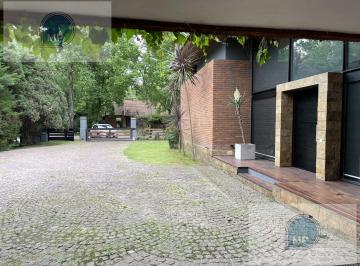 Casa · 590m² · 12 Ambientes · 6 Cocheras · Casa en Venta en San Carlos Country Club