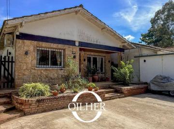 Casa de 5 ambientes, Villa Gesell · Oportunidad! Casa en Venta + 2 Departamentos! Gas Natural!