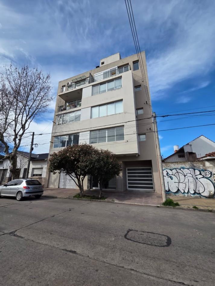 Excelente departamento de 2 ambientes ubicado en primer piso por ascensor