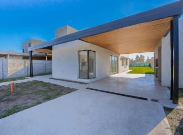 Casa de 3 ambientes, Roldán · Casa Moderna a Estrenar de 3 Dorm.