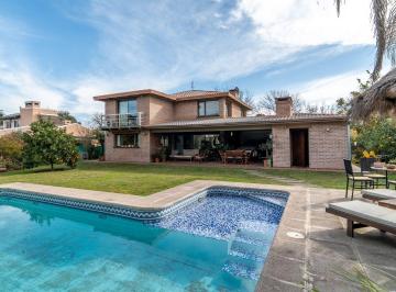 Casa de 7 ambientes, Villa Allende · Casa Categoria Chacras de La Villa 4 Dor 4 Baños