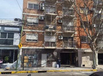 Departamento de 2 ambientes, Floresta · Departamento 2 Ambientes Frente con Balcon Ecelente Estado