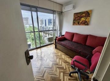 Departamento · 60m² · 4 Ambientes · Alquiler de Apartamento Amoblado de 2 Dorm. en El Centro, Montevideo