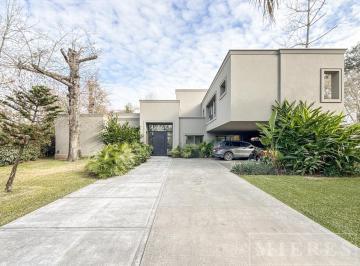 Casa · 500m² · 8 Ambientes · 4 Cocheras · Casa en Venta en Highland Park