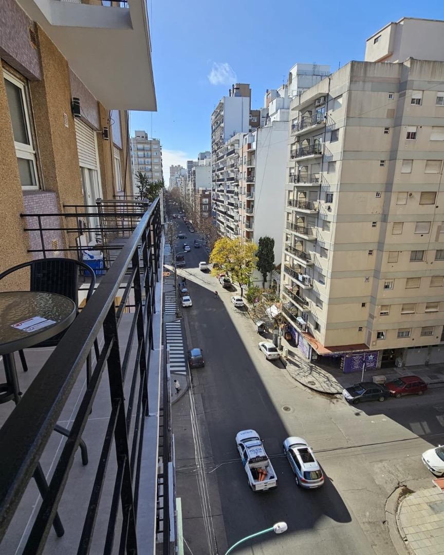 Depto 3 amb, 53m² con balcón — Centro