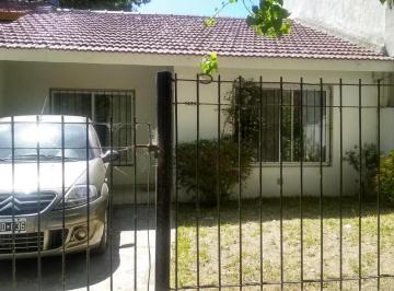 Casa · 168m² · 3 Ambientes · Casa en Venta - 2 Dorm. 1 Baño - 168 m - Las Toninas