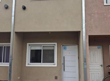 Departamento · 90m² · 4 Ambientes · 1 Cochera · Dúplex en Venta, Barrio Cerrado Las Acacias