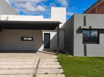 Casa de 4 ambientes, Córdoba · Venta - Casa 3d en Pb a Estrenar! - Nobu Town (Docta Urbanización Inteligente)