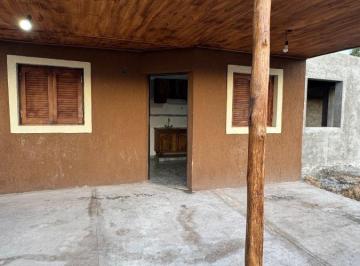 Casa de 4 ambientes, Los Corralitos · Casa en Alquiler en Los Corralitos