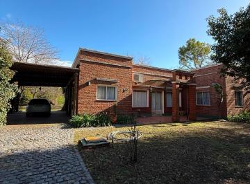 Casa · 144m² · 3 Dormitorios · 1 Cochera · Casa en Santa Catalina