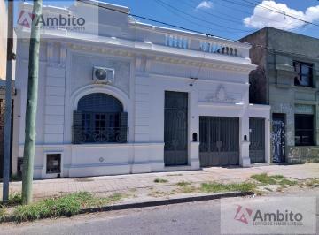 Terreno · 262m² · 9 Ambientes · 1 Cochera · Lote de 473 m², con Dos Inmuebles Independientes a Demoler/refaccionar - La Plata