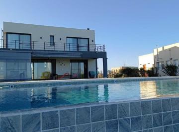 Casa · 170m² · 5 Ambientes · 6 Cocheras · Casa en Alq. Temporario en San Sebastian, Escobar, G. B. a. Zona Norte