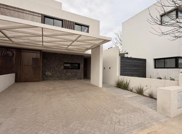 Casa · 175m² · 5 Ambientes · 2 Cocheras · Venta Duplex Greenville 2 - Amplios Ambientes - Calidad Premium