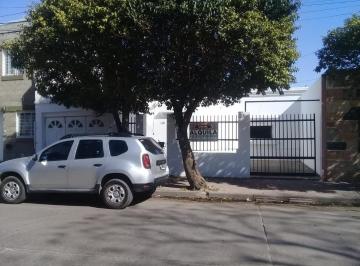 Casa · 3 Dormitorios · 1 Cochera · Casa - San Fernando